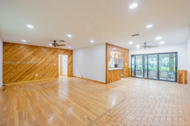 Building Photo - 6290 SW 86th St