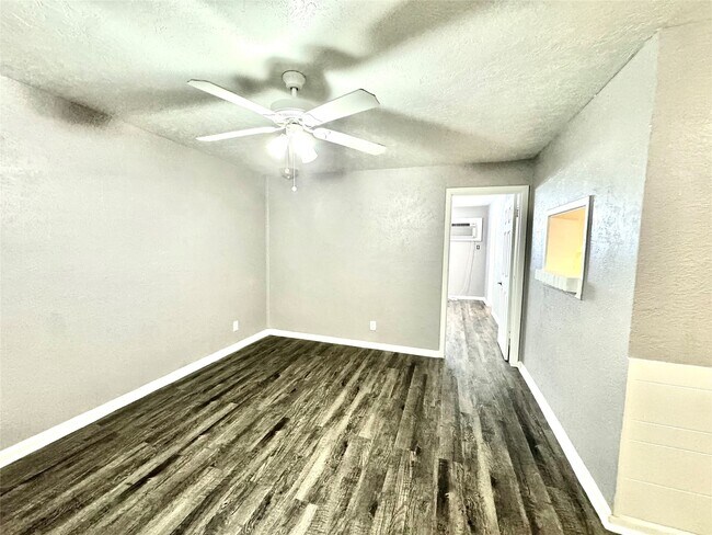 Foto del edificio - 1755 Colquitt St St