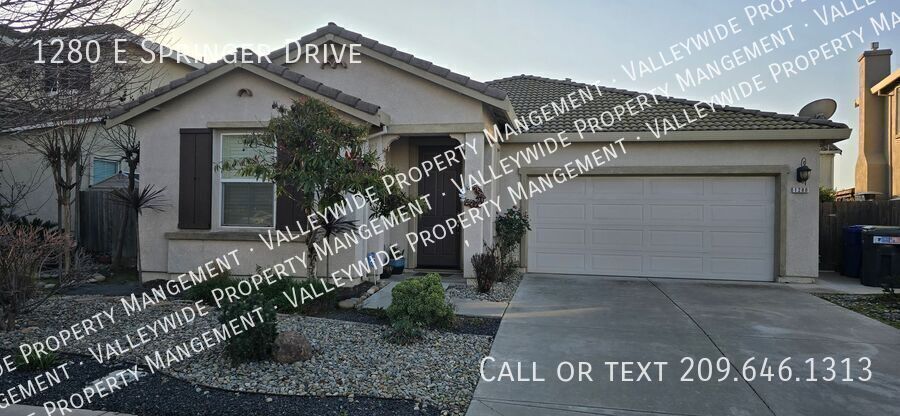 Foto principal - Turlock Gorgeous 3 Bedroom Home with "POOL"