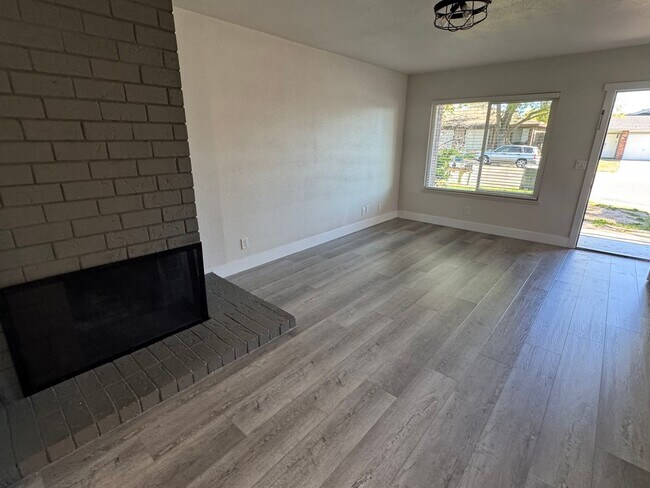 Foto del edificio - 5204-5206 Karm Way