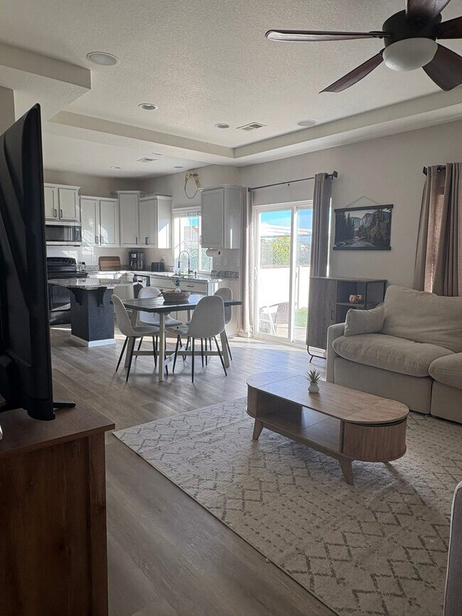 Foto del edificio - 5028 Eaglewood Ln