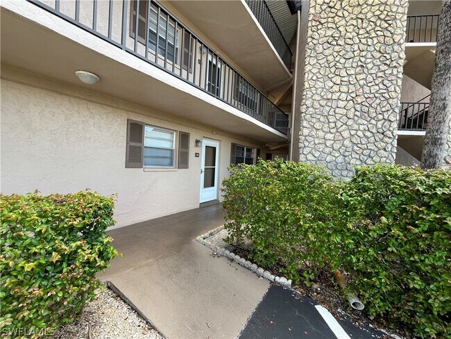 Foto del edificio - 5435 Rattlesnake Hammock Rd