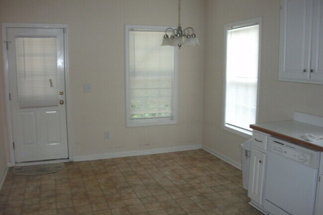 Building Photo - 1212 Stoneridge Ln