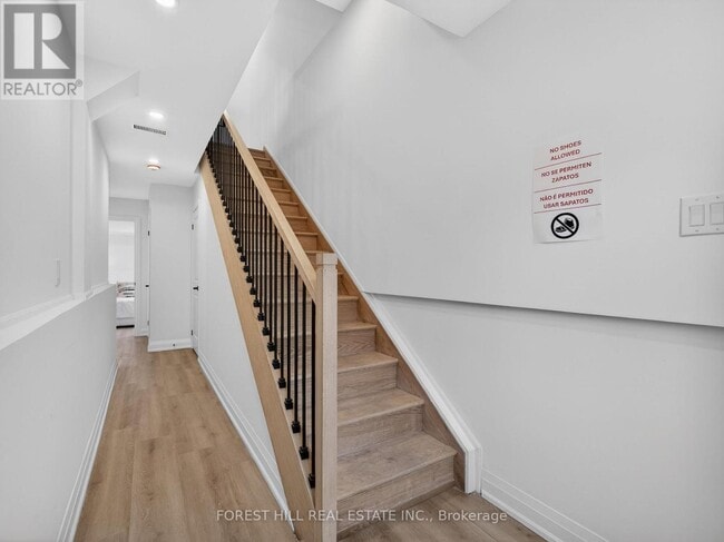 Building Photo - 5 Hopperton Dr