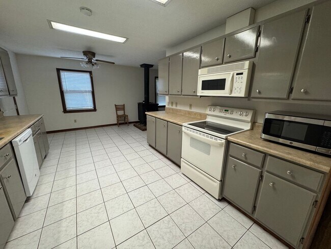 Foto del edificio - 3 Bedrooms, 2 Bathrooms - Home in Lindale!
