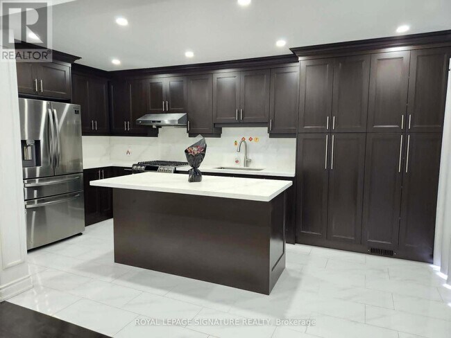 Photo du bâtiment - 99 Corkwood Crescent