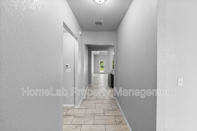 Foto del edificio - 170 Tedder St