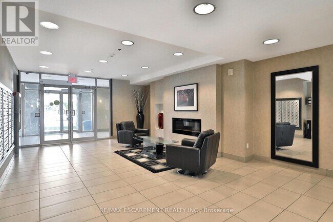 Photo du bâtiment - 5317 Upper Middle Rd