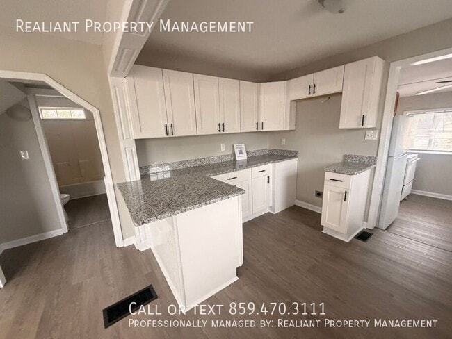 Building Photo - 400 Broadway-