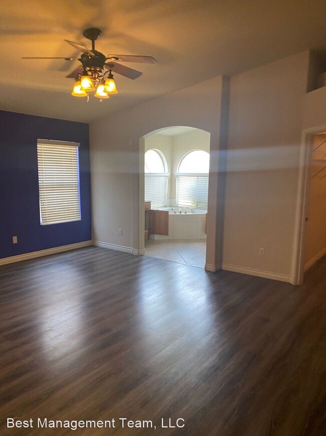 Foto del edificio - 10769 Hunter Mountain Ave