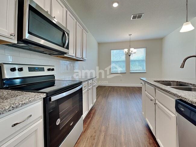 Foto del edificio - 918 Walden Woods Dr