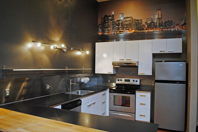 Foto del edificio - 829 S Railroad Ave