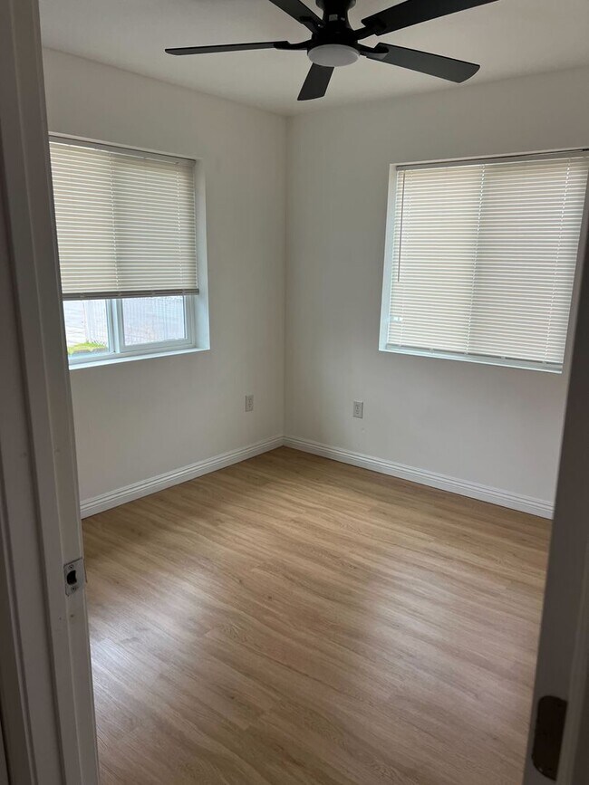 Building Photo - 1906 Filson St UNITS A, B, C