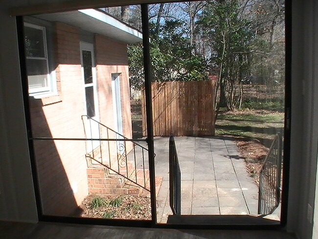Building Photo - 2538 Carroll St