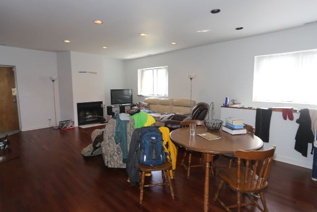 Building Photo - 4537 N Greenview Ave