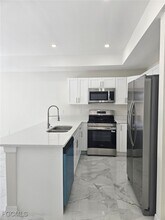 Building Photo - 399 Carrillon Ave S