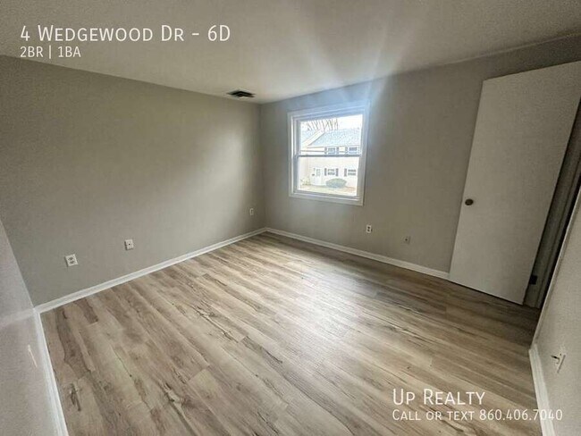 Foto del edificio - 4 Wedgewood Dr