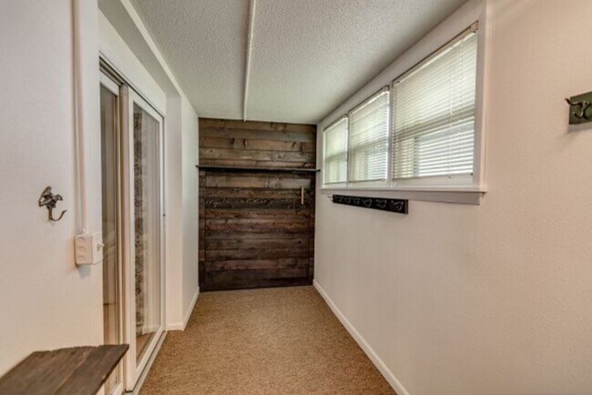 Building Photo - 821 N. 15th St.; Bismarck, ND 58501