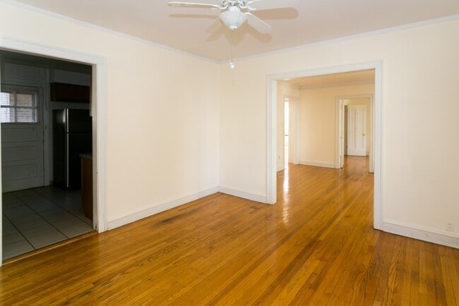 Foto del edificio - 1120 W Oakdale Ave