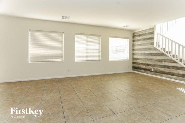 Building Photo - 5528 Latrobe Bluff St