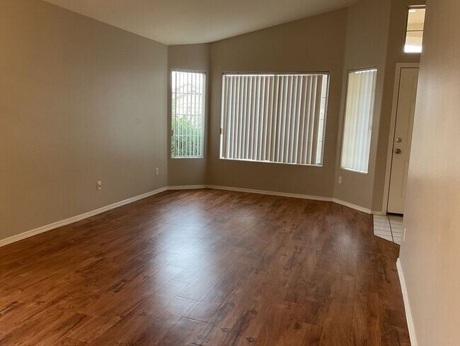 Building Photo - 5092 W Buffalo St, Chandler, AZ