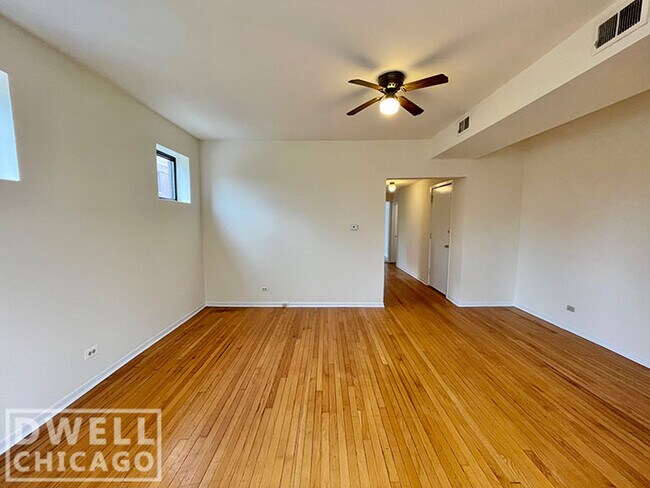 Foto del edificio - 2315 N Kedzie Blvd