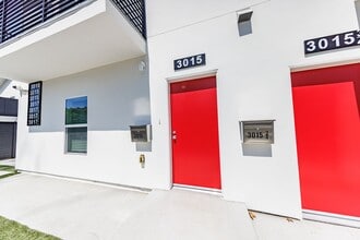 Building Photo - 3015 Alsace Ave