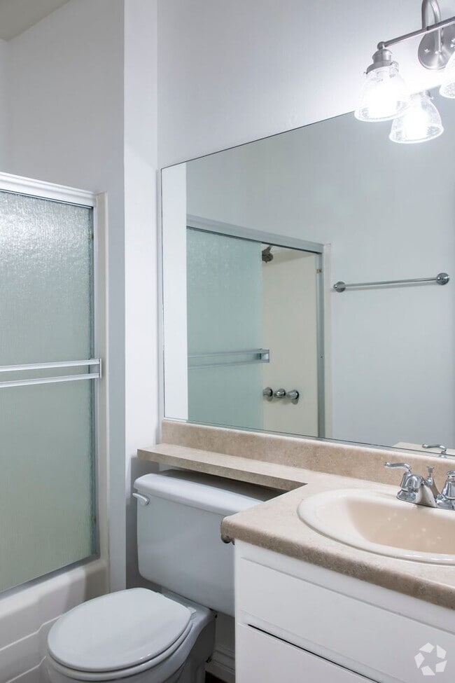 MoorparkGlendale Apartments for Rent with a Garage Glendale, CA 2