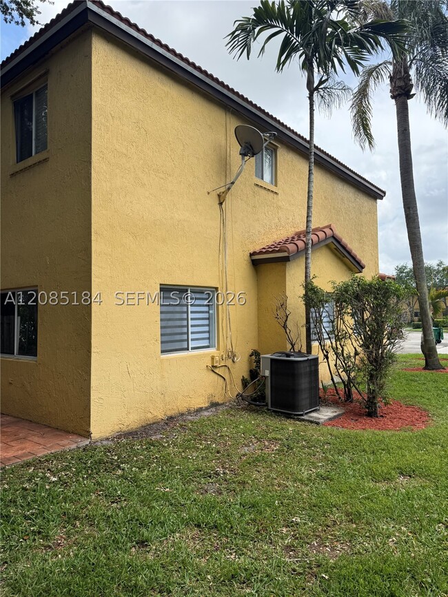 Building Photo - 1704 SW 101st Terrace