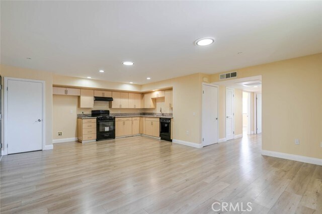 Building Photo - 1466 Tamarind Ave