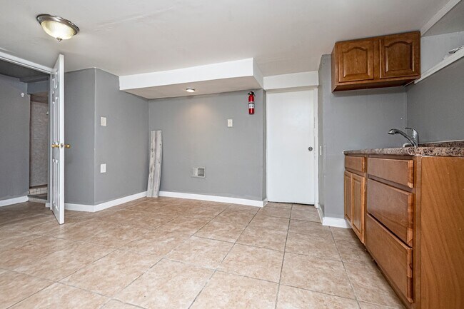 Building Photo - 85 Stuyvesant Ave