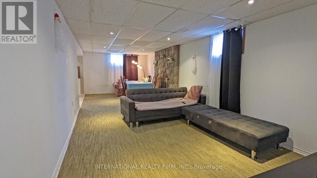 Building Photo - 63 Centre St E