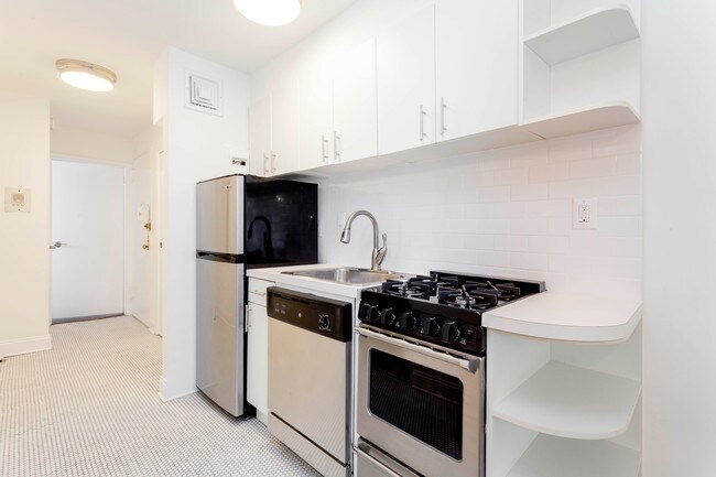 Interior Photo - 119 East 83rd Street