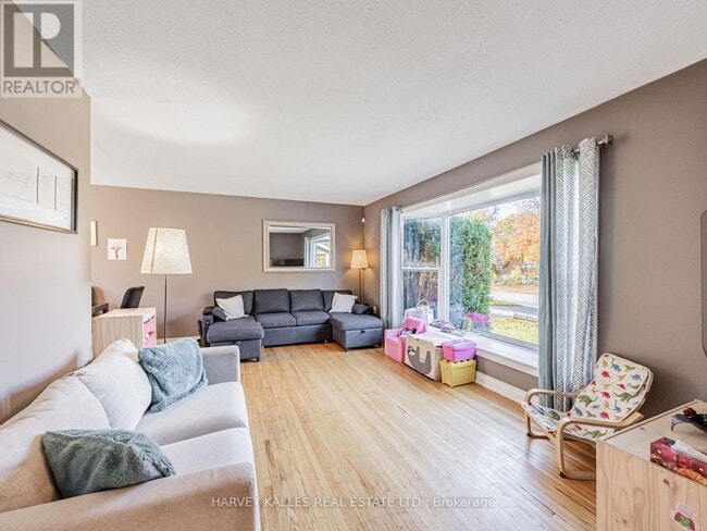 Photo du bâtiment - 117 Eldomar Ave