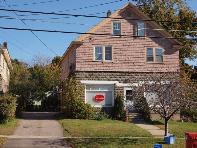 Foto principal - 188 Shelburne Rd