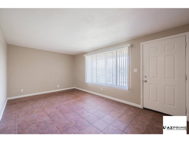 Building Photo - Inviting 3/2 Phoenix Condo - Premium Upper-Level Unit with Mountain Views!
