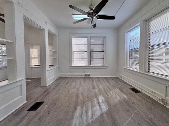 Foto del edificio - 436 N Grandview Ave