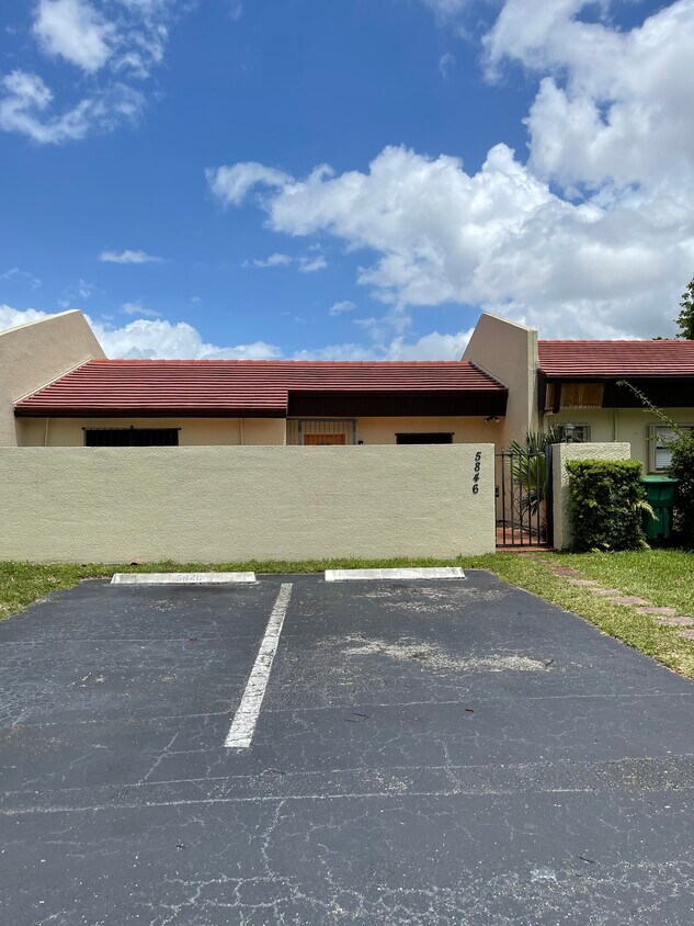 5846 SW 144th Circle Pl, Miami, FL 33183 Townhouse for Rent in Miami