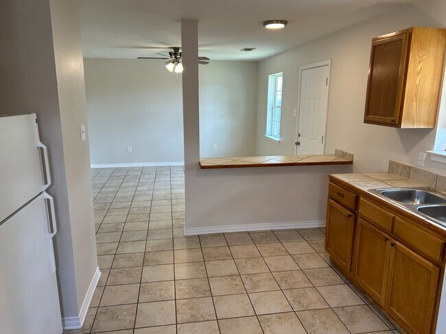 Building Photo - 3408 Pakenham Dr