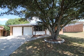 Building Photo - 108 W Hogan Dr