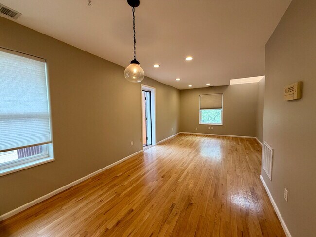Foto del edificio - Historic Charm Meets Modern Luxury in the Heart of Denver! Just Steps from City Park & Denver's T...