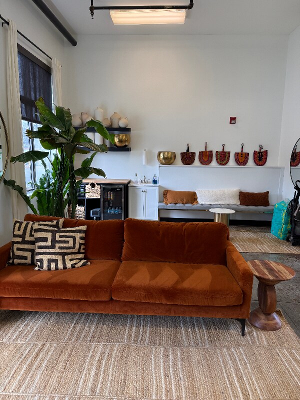 Foto del edificio - 532 W 10th St