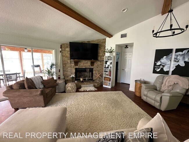Building Photo - 3 br, 3 bath House - 128 W Juliana Way