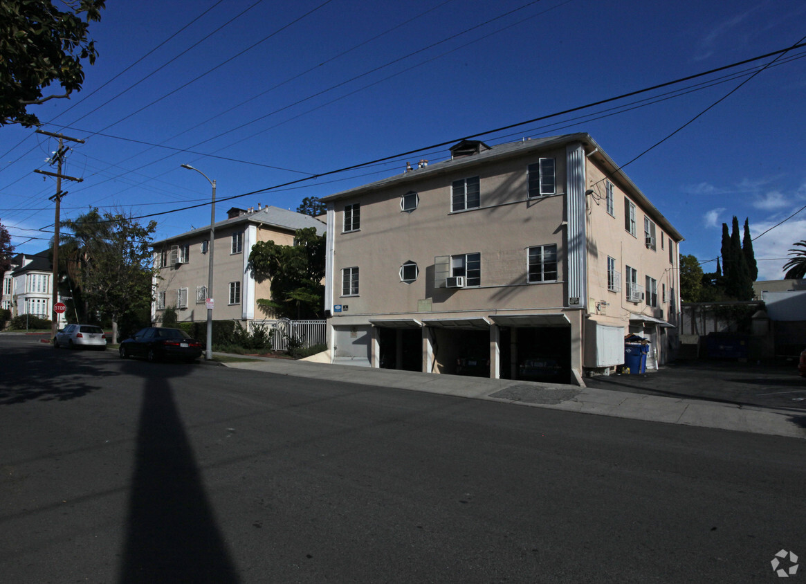 Building Photo - 1860 Alexandria Ave