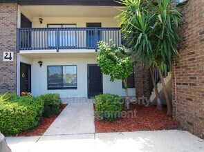 Building Photo - 1515 Huntington Ln