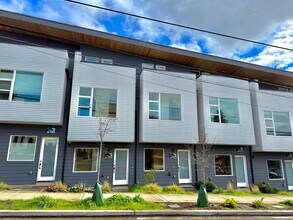 Building Photo - 6302 26th Ave NW