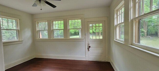 Building Photo - 400 Hathaway Trail
