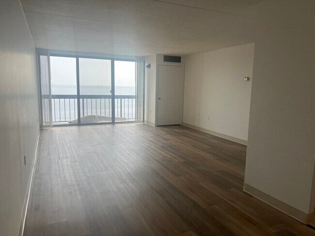 Foto del edificio - 1 Pond St