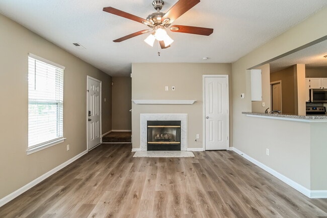 Building Photo - 11338 Northwoods Forest Dr