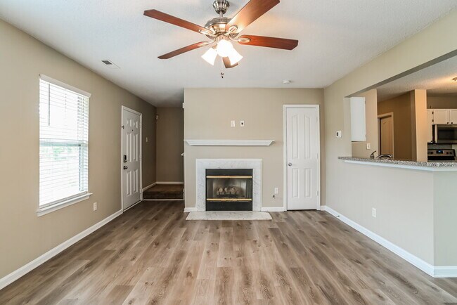 Foto del edificio - 11338 Northwoods Forest Dr